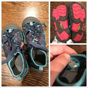 Keen girls Size 1 Newport sandals-EUC